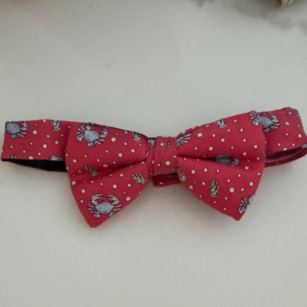 Vineyard Vines Crab Boys’ Bow Tie